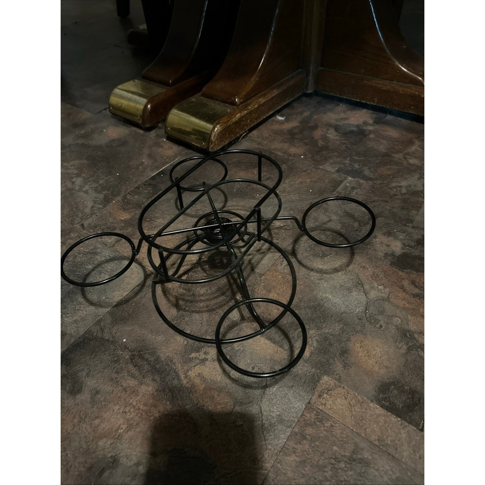 Pier one wire carousel replacement part for hot dog carousel set. Carousel only.